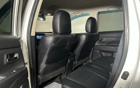 Mitsubishi Outlander III рестайлинг 3, 2016 год, 1 646 360 рублей, 11 фотография