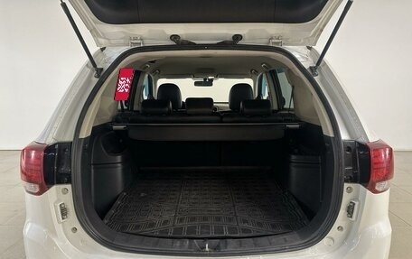 Mitsubishi Outlander III рестайлинг 3, 2016 год, 1 646 360 рублей, 25 фотография