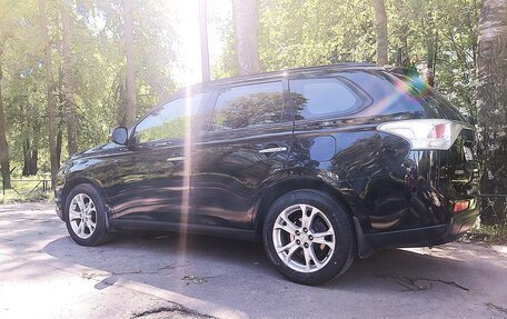 Mitsubishi Outlander III рестайлинг 3, 2012 год, 1 350 000 рублей, 2 фотография
