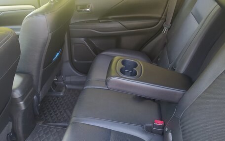Mitsubishi Outlander III рестайлинг 3, 2012 год, 1 350 000 рублей, 6 фотография