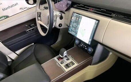 Land Rover Range Rover IV рестайлинг, 2022 год, 11 650 000 рублей, 10 фотография
