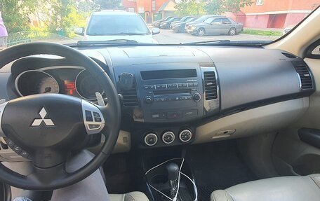 Mitsubishi Outlander III рестайлинг 3, 2008 год, 1 150 000 рублей, 10 фотография