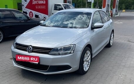 Volkswagen Jetta VI, 2013 год, 850 000 рублей, 2 фотография
