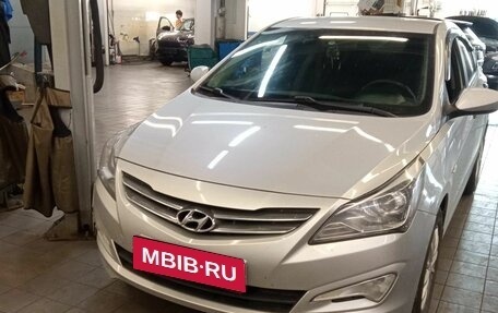 Hyundai Solaris II рестайлинг, 2016 год, 854 000 рублей, 1 фотография