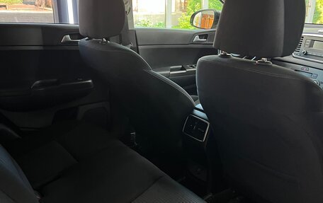 KIA Sportage IV рестайлинг, 2020 год, 2 250 000 рублей, 14 фотография