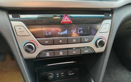 Hyundai Elantra VI рестайлинг, 2017 год, 1 217 000 рублей, 12 фотография