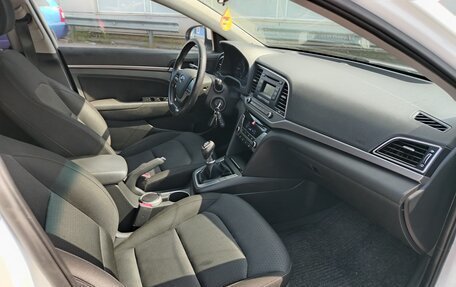 Hyundai Elantra VI рестайлинг, 2017 год, 1 217 000 рублей, 15 фотография
