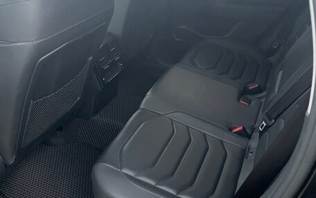 Volkswagen Touareg III, 2018 год, 4 650 000 рублей, 12 фотография