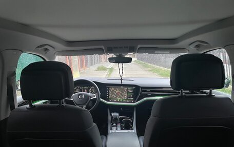Volkswagen Touareg III, 2018 год, 4 650 000 рублей, 14 фотография