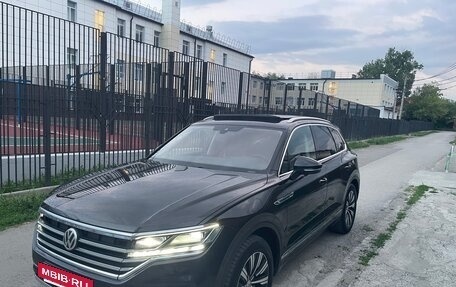 Volkswagen Touareg III, 2018 год, 4 650 000 рублей, 17 фотография