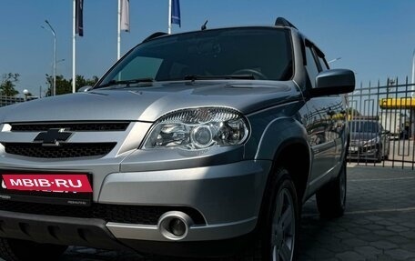 Chevrolet Niva I рестайлинг, 2016 год, 869 000 рублей, 6 фотография