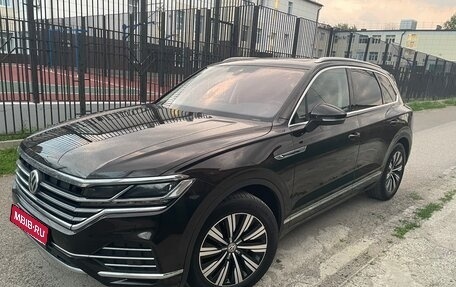 Volkswagen Touareg III, 2018 год, 4 650 000 рублей, 2 фотография