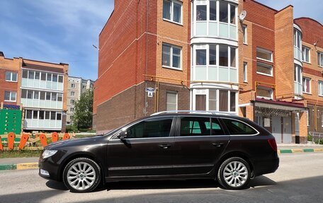 Skoda Superb III рестайлинг, 2012 год, 1 000 000 рублей, 2 фотография