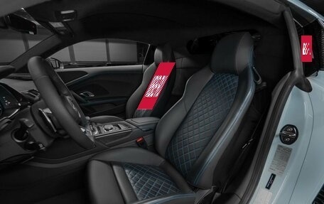 Audi R8, 2021 год, 21 875 000 рублей, 14 фотография