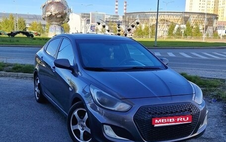 Hyundai Solaris II рестайлинг, 2012 год, 650 000 рублей, 1 фотография