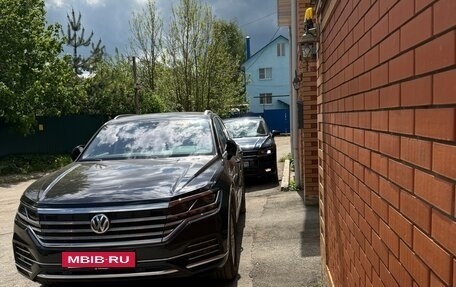 Volkswagen Touareg III, 2018 год, 5 800 000 рублей, 5 фотография