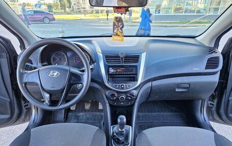 Hyundai Solaris II рестайлинг, 2012 год, 650 000 рублей, 17 фотография