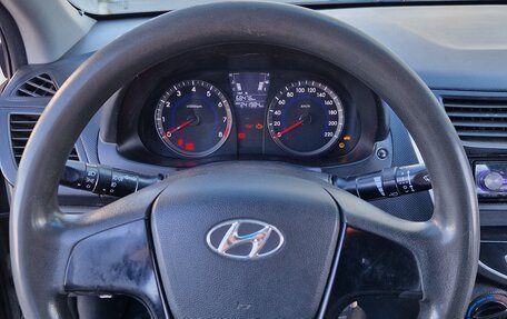 Hyundai Solaris II рестайлинг, 2012 год, 650 000 рублей, 19 фотография