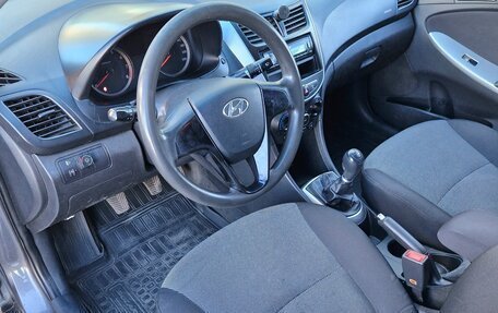 Hyundai Solaris II рестайлинг, 2012 год, 650 000 рублей, 18 фотография