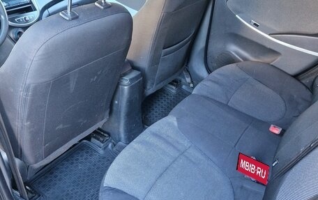 Hyundai Solaris II рестайлинг, 2012 год, 650 000 рублей, 21 фотография