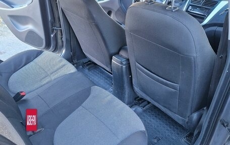 Hyundai Solaris II рестайлинг, 2012 год, 650 000 рублей, 22 фотография