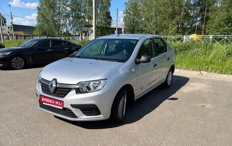 Renault Logan II, 2018 год, 849 999 рублей, 1 фотография