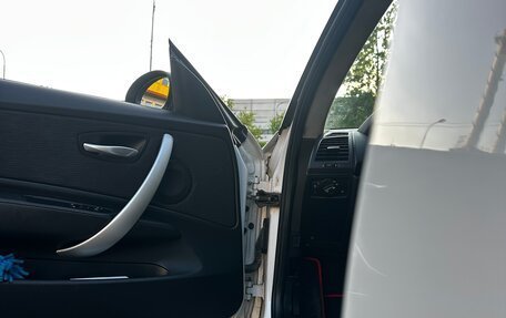 BMW 1 серия, 2008 год, 700 000 рублей, 2 фотография