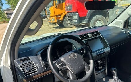 Toyota Land Cruiser Prado 150 рестайлинг 2, 2019 год, 3 500 000 рублей, 5 фотография