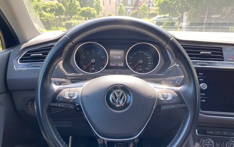 Volkswagen Tiguan II, 2019 год, 2 255 000 рублей, 1 фотография