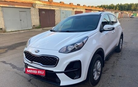 KIA Sportage IV рестайлинг, 2019 год, 2 080 000 рублей, 3 фотография