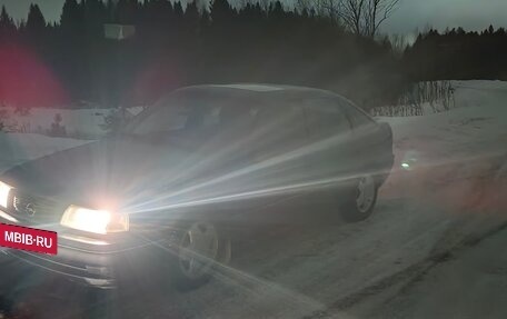 Opel Vectra A, 1995 год, 260 000 рублей, 2 фотография