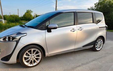 Toyota Sienta II, 2019 год, 1 700 000 рублей, 5 фотография