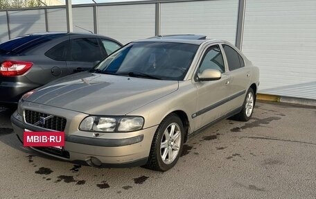 Volvo S60 III, 2002 год, 335 000 рублей, 2 фотография