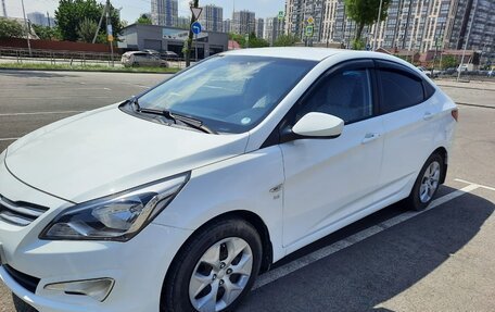 Hyundai Solaris II рестайлинг, 2015 год, 1 300 000 рублей, 6 фотография