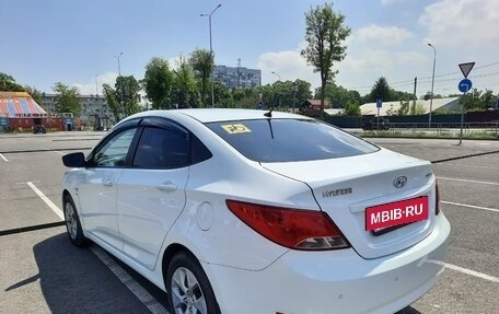 Hyundai Solaris II рестайлинг, 2015 год, 1 300 000 рублей, 3 фотография