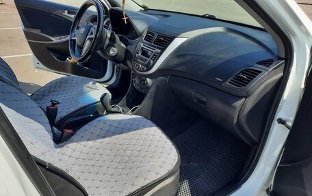 Hyundai Solaris II рестайлинг, 2015 год, 1 300 000 рублей, 7 фотография