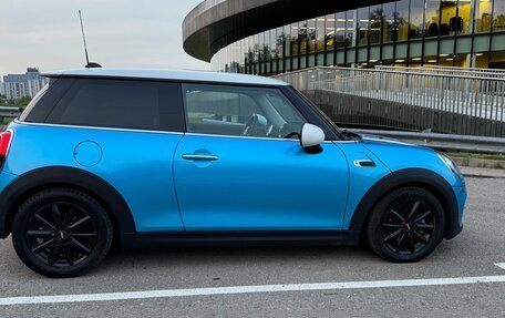 MINI Hatch, 2018 год, 1 950 000 рублей, 3 фотография