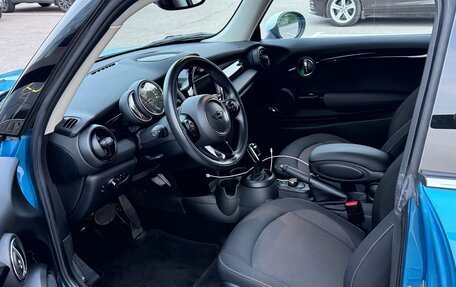 MINI Hatch, 2018 год, 1 950 000 рублей, 9 фотография