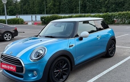 MINI Hatch, 2018 год, 1 950 000 рублей, 2 фотография