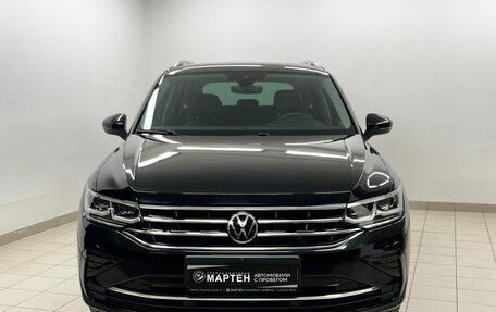 Volkswagen Tiguan II, 2021 год, 3 099 000 рублей, 2 фотография