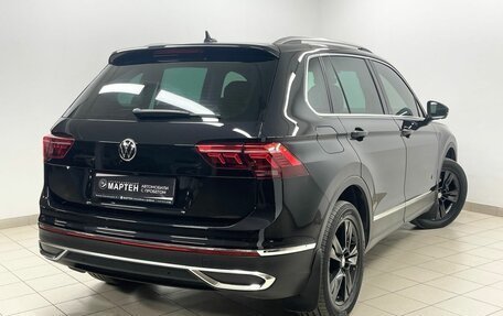 Volkswagen Tiguan II, 2021 год, 3 099 000 рублей, 4 фотография