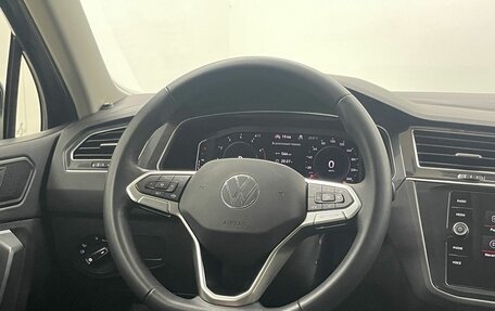 Volkswagen Tiguan II, 2021 год, 3 099 000 рублей, 19 фотография