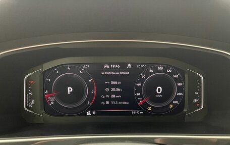 Volkswagen Tiguan II, 2021 год, 3 099 000 рублей, 20 фотография