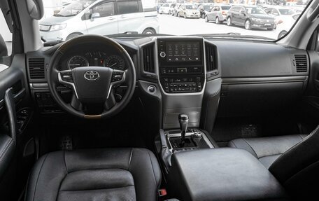 Toyota Land Cruiser 200, 2017 год, 6 599 000 рублей, 6 фотография