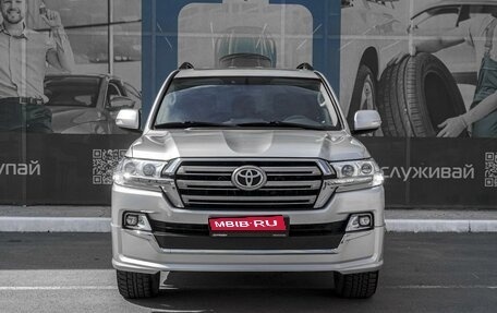 Toyota Land Cruiser 200, 2017 год, 6 599 000 рублей, 3 фотография