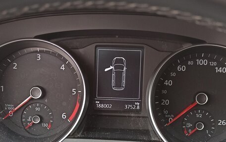 Volkswagen Passat B8 рестайлинг, 2017 год, 1 650 000 рублей, 16 фотография