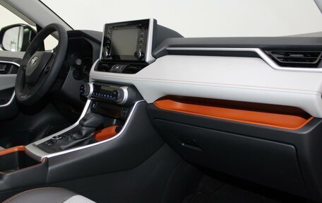 Toyota RAV4, 2022 год, 4 389 000 рублей, 13 фотография
