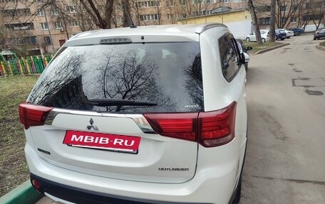 Mitsubishi Outlander III рестайлинг 3, 2016 год, 1 800 000 рублей, 4 фотография