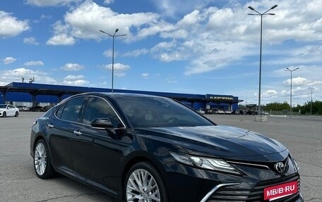 Toyota Camry, 2023 год, 4 050 000 рублей, 8 фотография