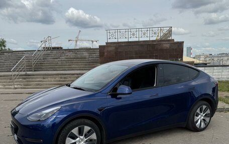 Tesla Model Y I, 2021 год, 4 050 000 рублей, 2 фотография